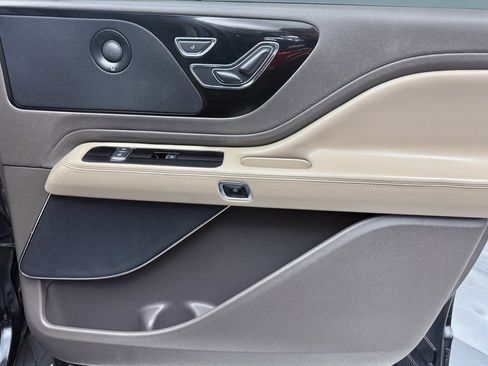 Used 2021 Lincoln Aviator Reserve w/ Equipment Group 201A image 15
