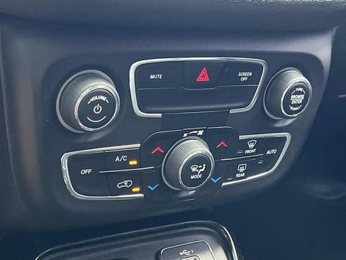 Used 2019 Jeep Compass Limited AWD/4WD image 23