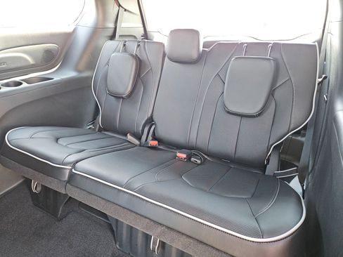 New 2026 Chrysler Pacifica Limited w/ S Appearance Package image 14