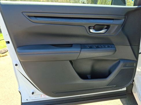 Used 2023 Honda CR-V Sport image 14