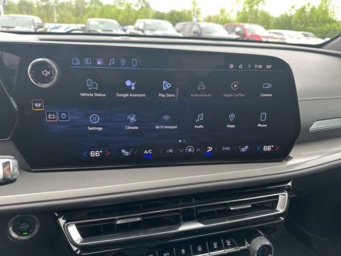Used 2024 Chevrolet Traverse LT w/ Trailering Package AWD/4WD image 7
