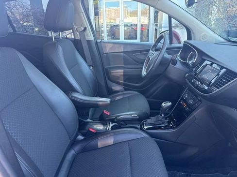Used 2022 Buick Encore Preferred w/ Safety Package AWD/4WD image 32