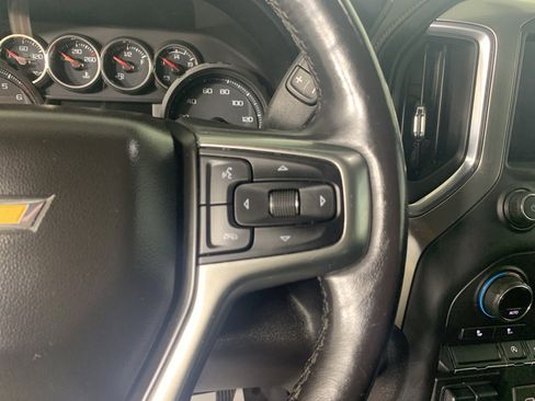 Used 2021 Chevrolet Silverado 1500 LT image 21