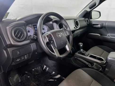 Used 2021 Toyota Tacoma TRD Off-Road AWD/4WD image 9