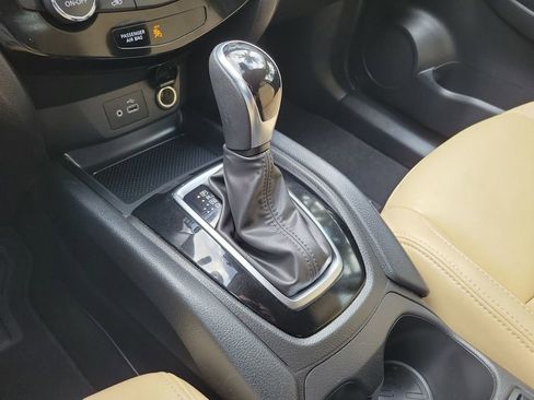 Certified 2022 Nissan Rogue Sport SV FWD image 32