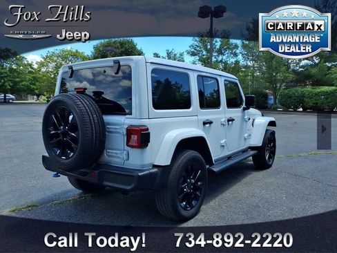 Used 2022 Jeep Wrangler Unlimited Sahara w/ Cold Weather Group AWD/4WD image 9