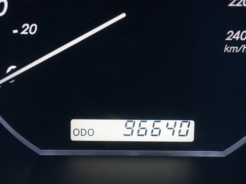 Used 2005 Lexus RX 330 w/ Premium Pkg FWD image 18
