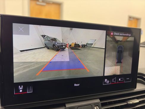 Used 2021 Audi SQ5 Prestige image 34