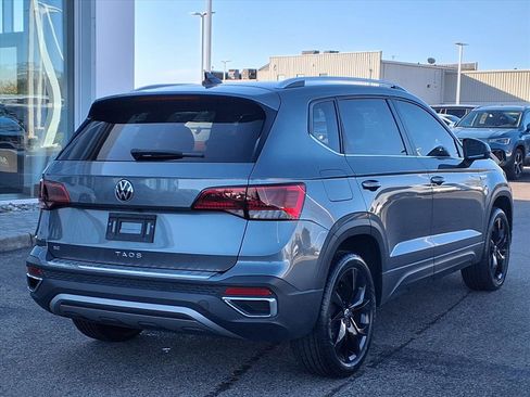 Certified 2022 Volkswagen Taos SE image 7