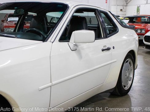 Used 1988 Porsche 944 Turbo image 21