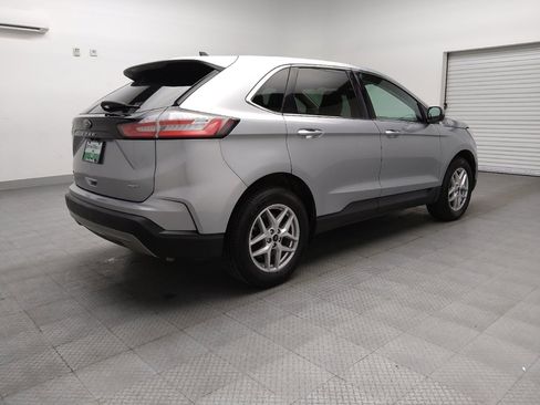 Used 2024 Ford Edge SEL image 9