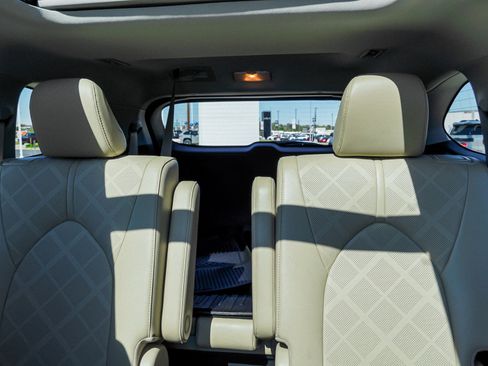 Used 2022 Toyota Highlander Platinum AWD/4WD image 23