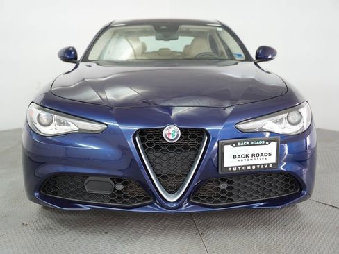 Used 2018 Alfa Romeo Giulia Ti w/ Quick Order Package 22X Lusso AWD/4WD image 2