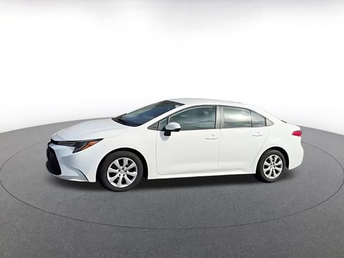 Used 2025 Toyota Corolla LE FWD image 7