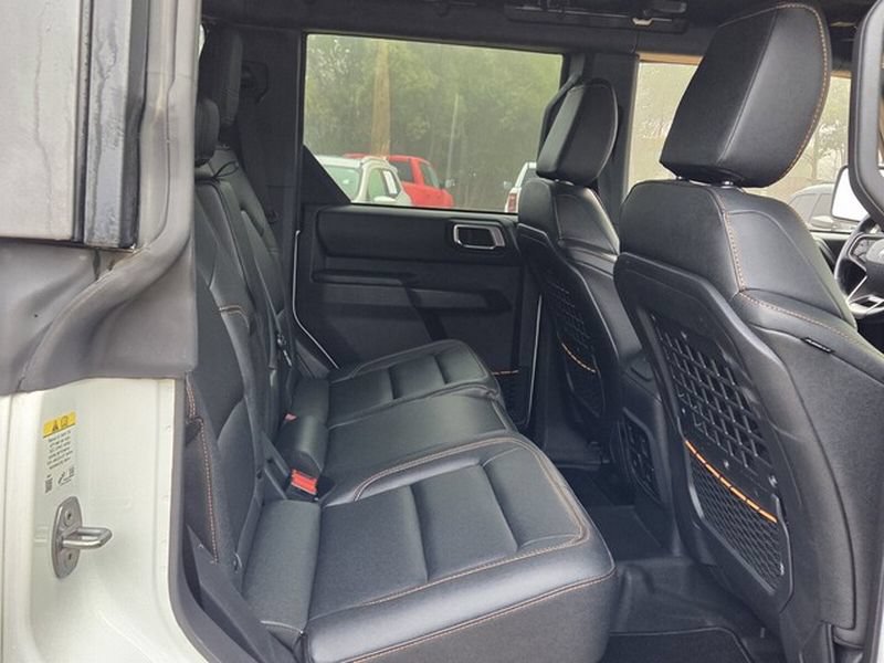 Used 2024 Ford Bronco Badlands AWD/4WD image 14