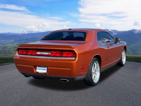 Used 2011 Dodge Challenger R/T image 5