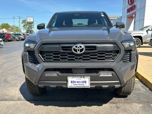 Used 2024 Toyota Tacoma TRD Off-Road AWD/4WD image 2