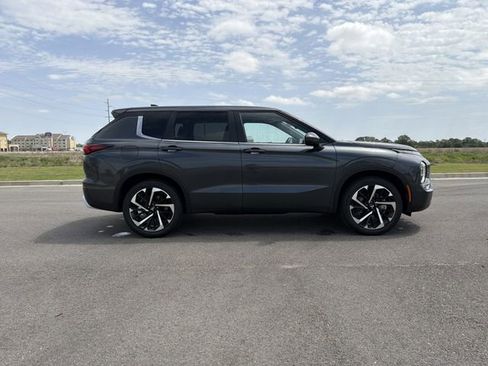 Used 2024 Mitsubishi Outlander SE image 6