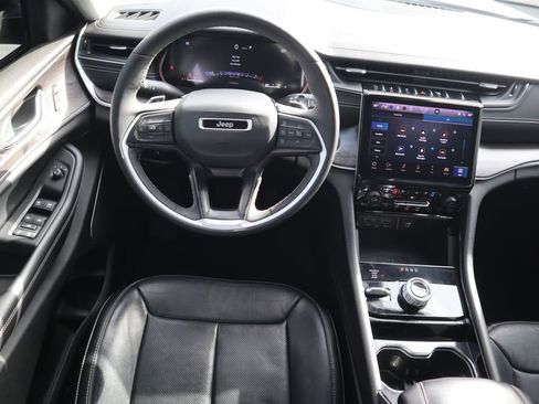 Used 2023 Jeep Grand Cherokee L Limited w/ Luxury Tech Group II image 12