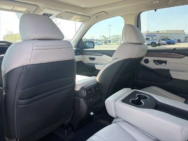 New 2026 Honda Pilot Elite image 13