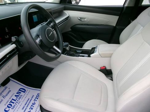 Used 2025 Hyundai Tucson SEL FWD image 13