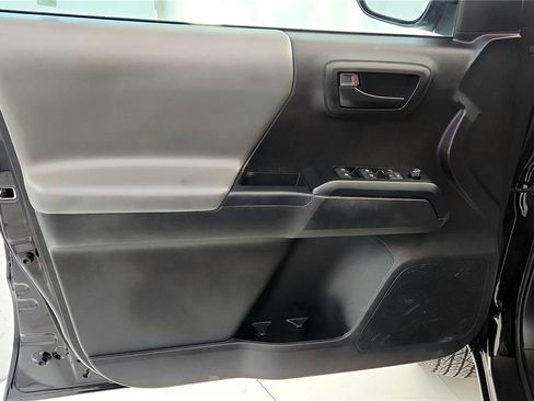 Certified 2021 Toyota Tacoma SR image 31