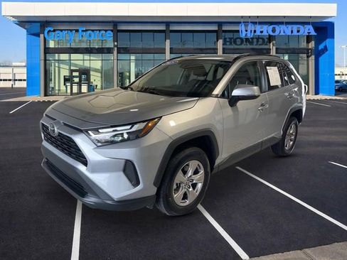 Used 2025 Toyota RAV4 XLE FWD image 4