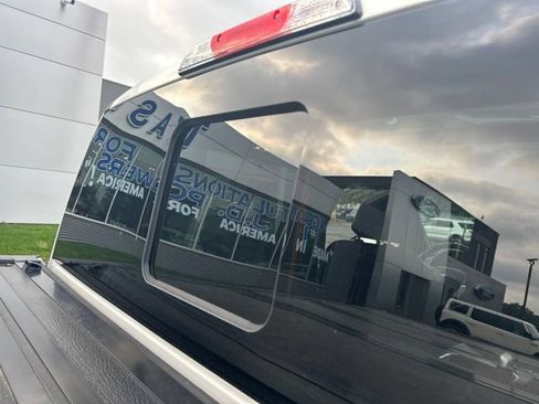 Used 2018 Ford F150 Platinum w/ Technology Package AWD/4WD image 16