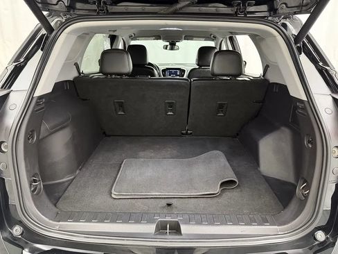Used 2021 GMC Terrain SLT w/ Infotainment Package II FWD image 30