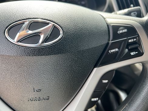 Used 2014 Hyundai Veloster FWD image 26