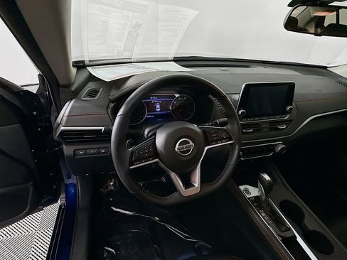 Used 2021 Nissan Altima 2.5 SR w/ SR Premium Package image 17