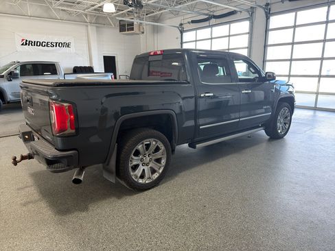 Used 2018 GMC Sierra 1500 Denali w/ Denali Ultimate Package AWD/4WD image 3