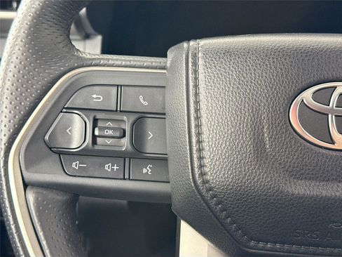 Certified 2025 Toyota 4Runner 4WD image 18