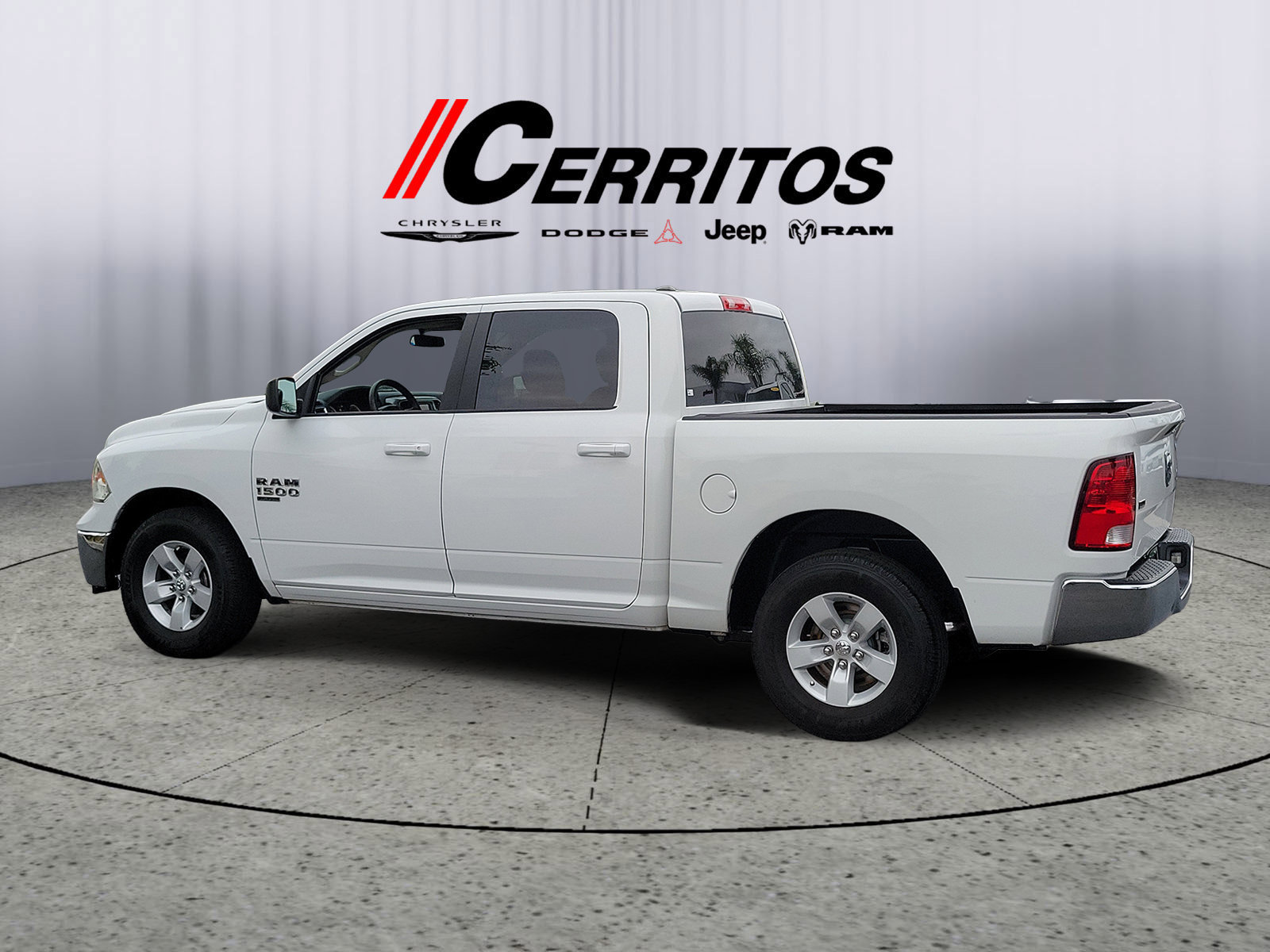 Used 2021 RAM 1500 Classic SLT RWD image 2