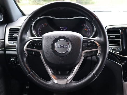 Used 2019 Jeep Grand Cherokee Limited w/ Luxury Group II AWD/4WD image 18