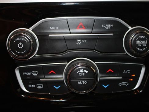 Used 2023 Chrysler 300 Touring AWD/4WD image 47