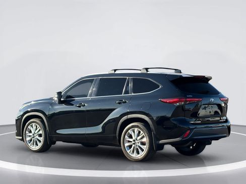 Used 2020 Toyota Highlander Limited AWD/4WD image 3
