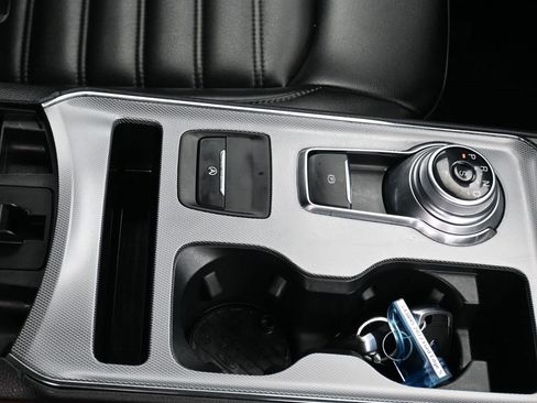 Used 2022 Ford Edge SEL image 38