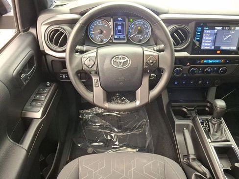 Certified 2017 Toyota Tacoma TRD Sport image 21