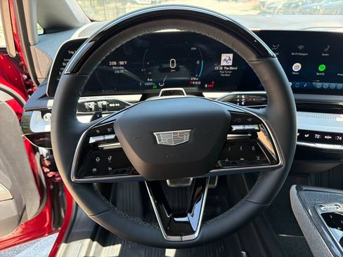 Certified 2025 Cadillac Optiq Sport 2 w/ LPO, Floor Liner Package AWD/4WD image 22
