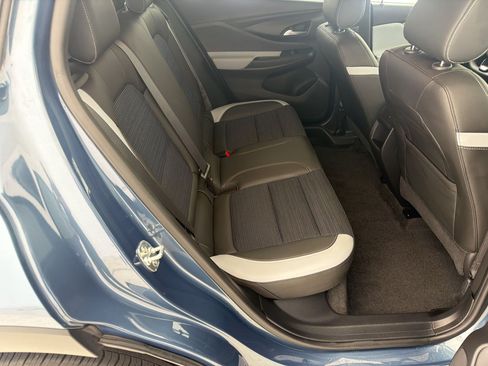 Used 2025 Buick Envista Preferred w/ Convenience I Package FWD image 28