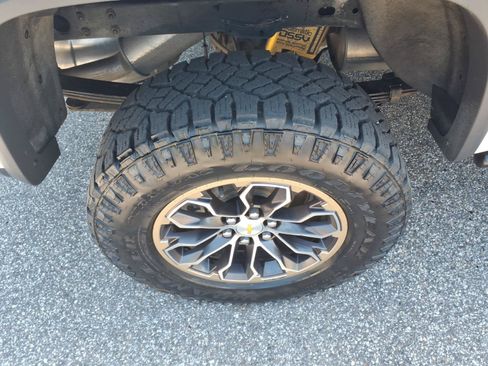 Used 2022 Chevrolet Colorado ZR2 AWD/4WD image 6