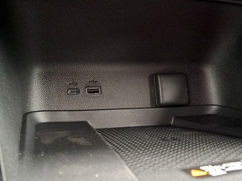 New 2026 Chevrolet Traverse LT w/ LPO, Floor Liner Package FWD image 17