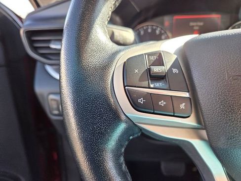 Used 2021 Ford Explorer XLT image 23