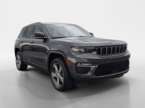 Used 2022 Jeep Grand Cherokee Limited RWD image 2