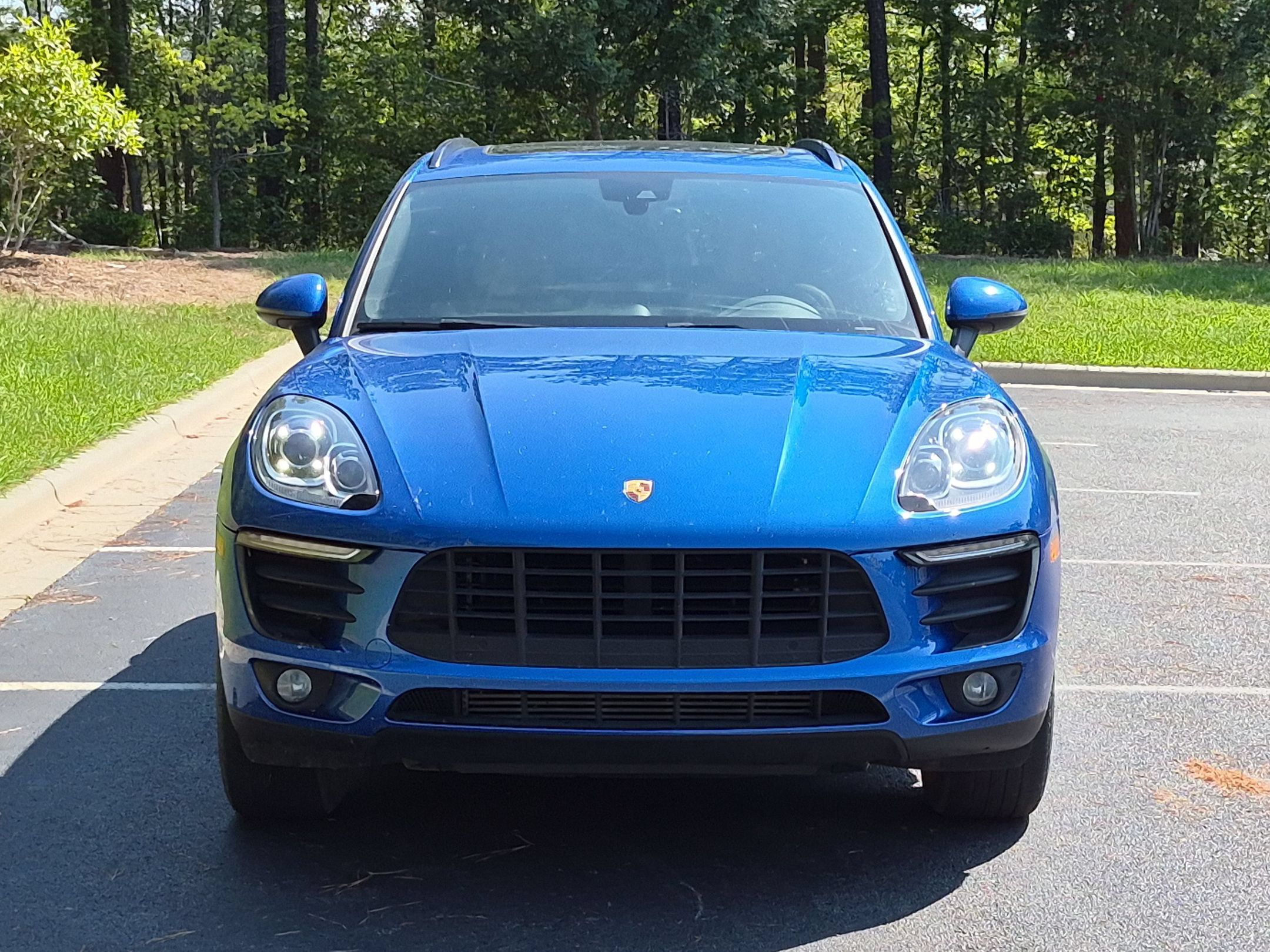 Certified 2018 Porsche Macan AWD/4WD image 21
