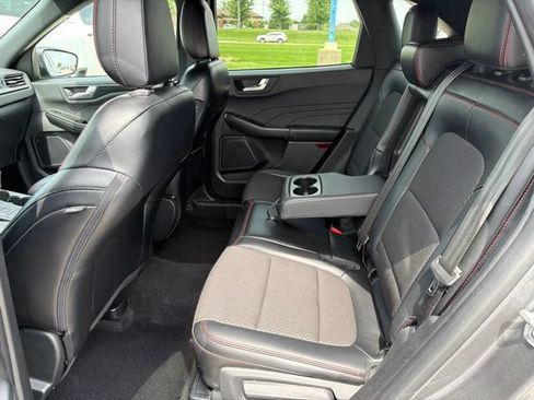 Certified 2024 Ford Escape ST-Line AWD/4WD image 17