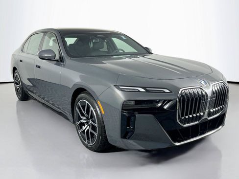 Used 2026 BMW 760i xDrive AWD/4WD image 8