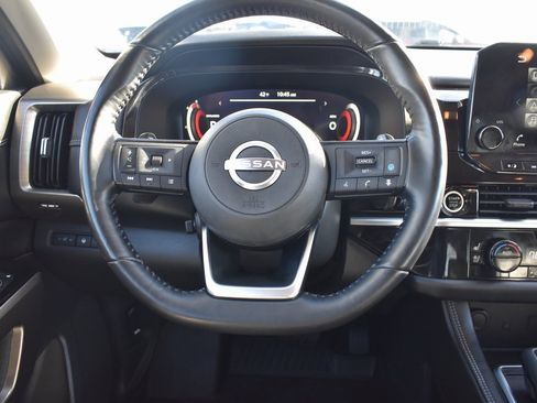 Used 2022 Nissan Pathfinder Platinum w/ Cargo Package image 15