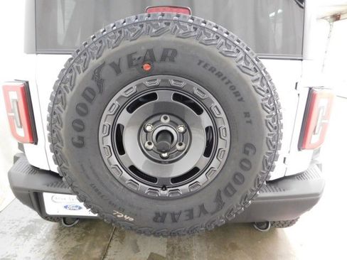 New 2025 Ford Bronco Badlands image 5